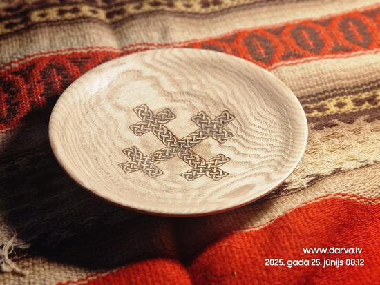 Oša koka bļodiņa ar Māras krustu 